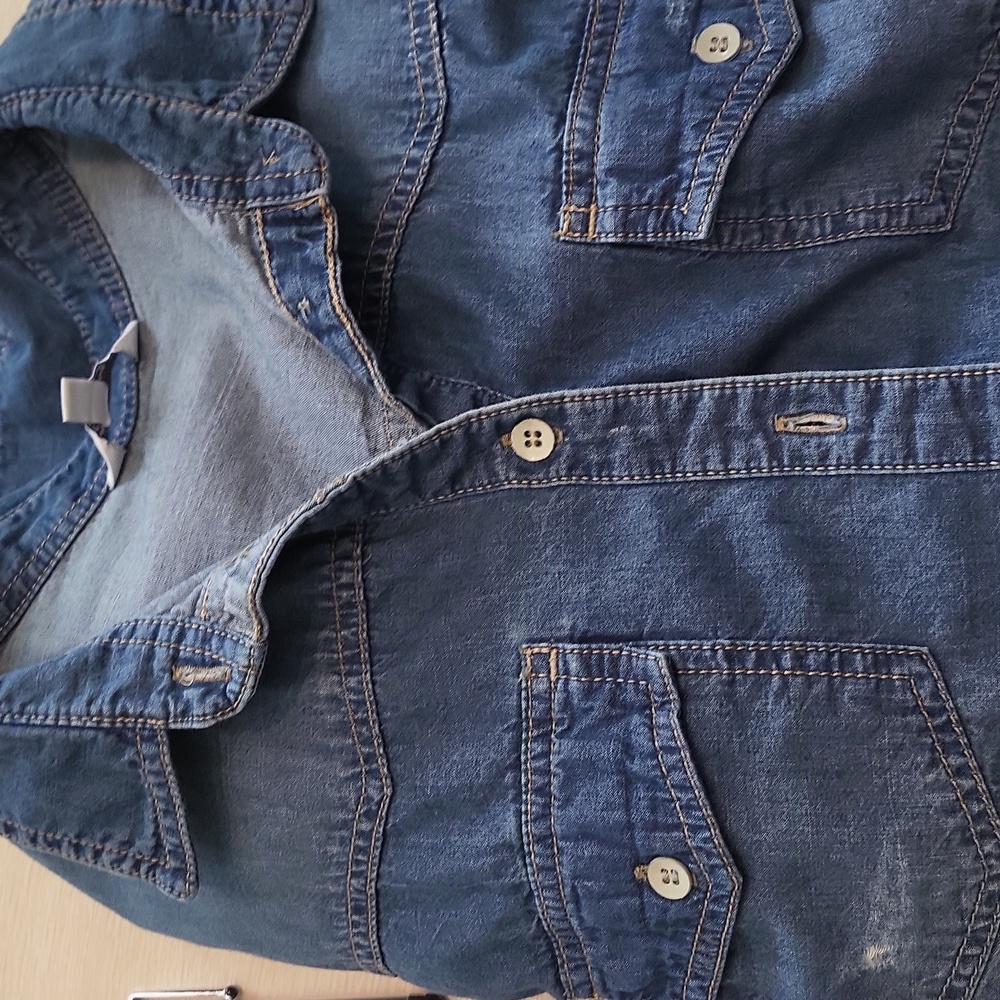 Reitmans denim shirt - Picture 10 of 14